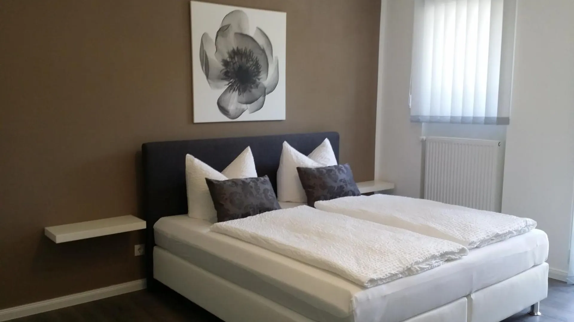 Hd City Apartments contacts